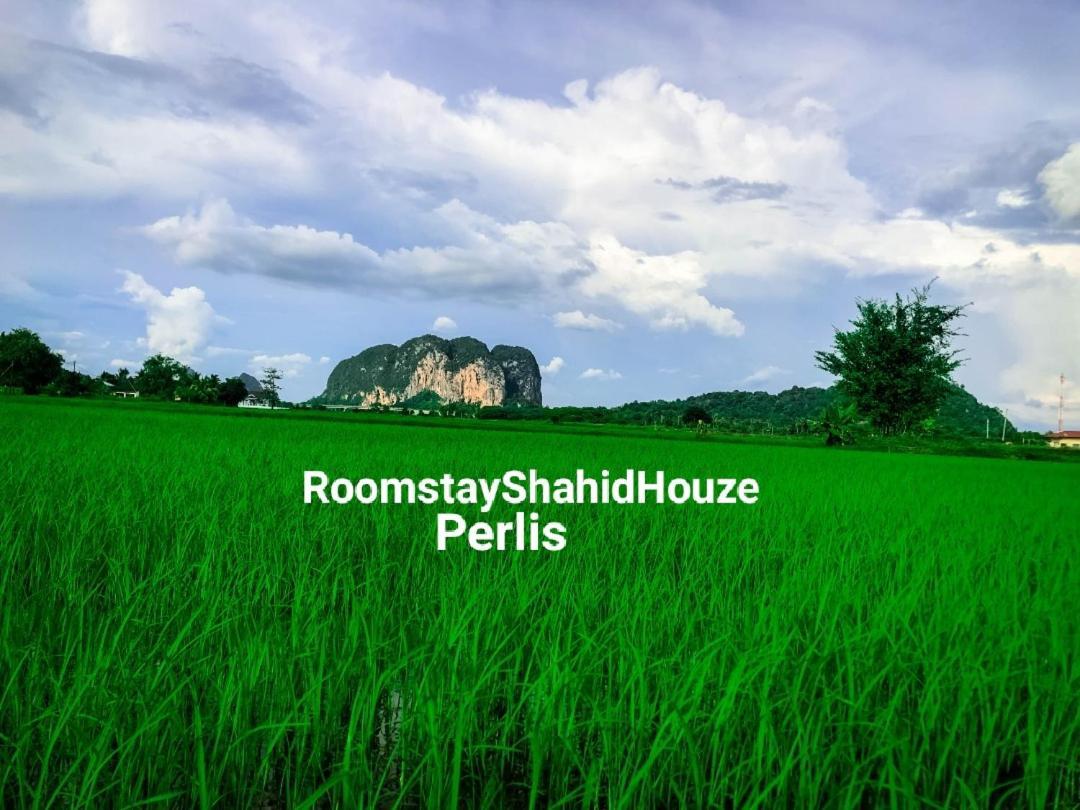 Roomstay Shahid Hou'Ze Kangar Eksteriør billede